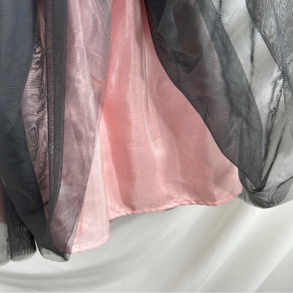 Zuni’s by Nordstrom little Girls Embroidered Party Dress Grey and Pink size 4 - Picture 3 of 7